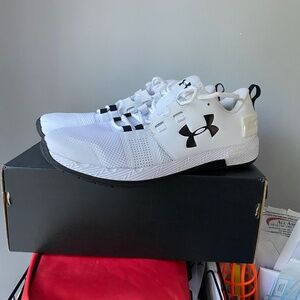 Under Armour Mens Turf Shoes Size 10.5 New UA White